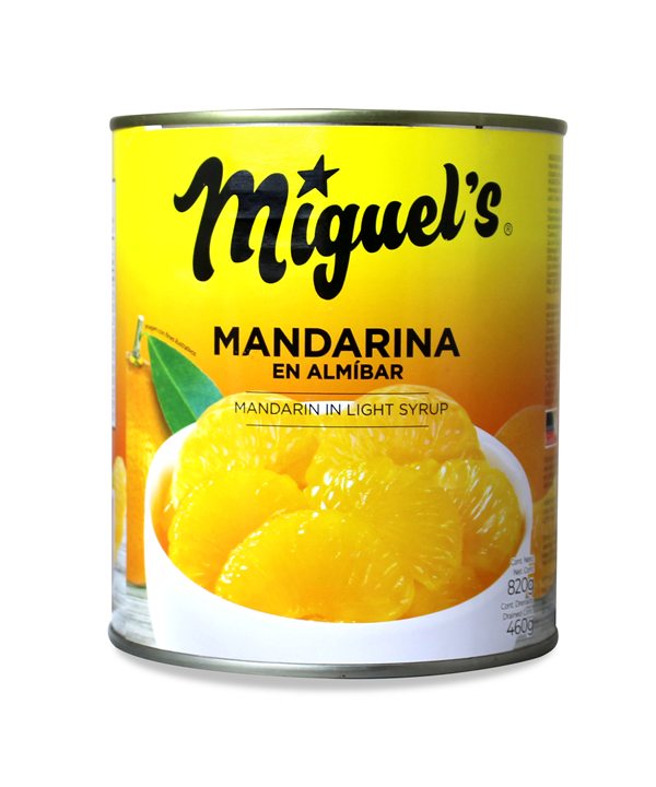 Lata de mandarina en almíbar Miguel’s sobre fondo blanco.
