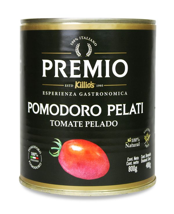 Lata de tomate pelado Premio sobre fondo blanco.