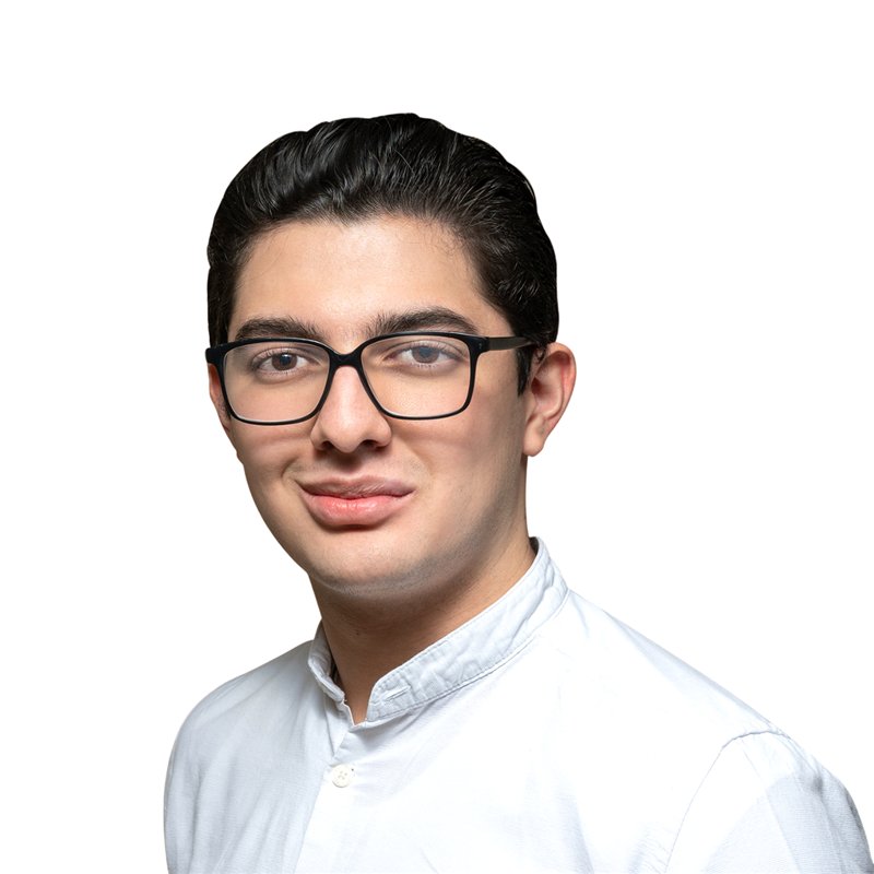 Retrato de Pablo Natareno, con camisa blanca y lentes.